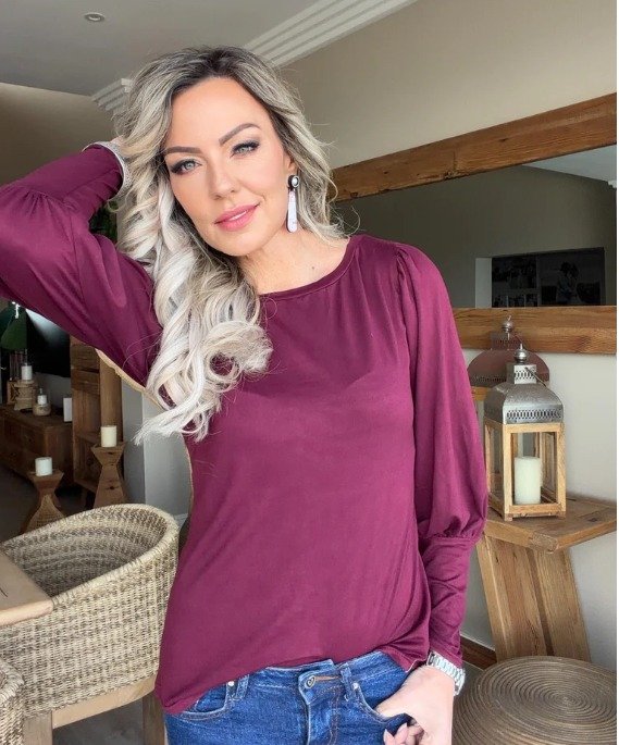 Suze Maroon
